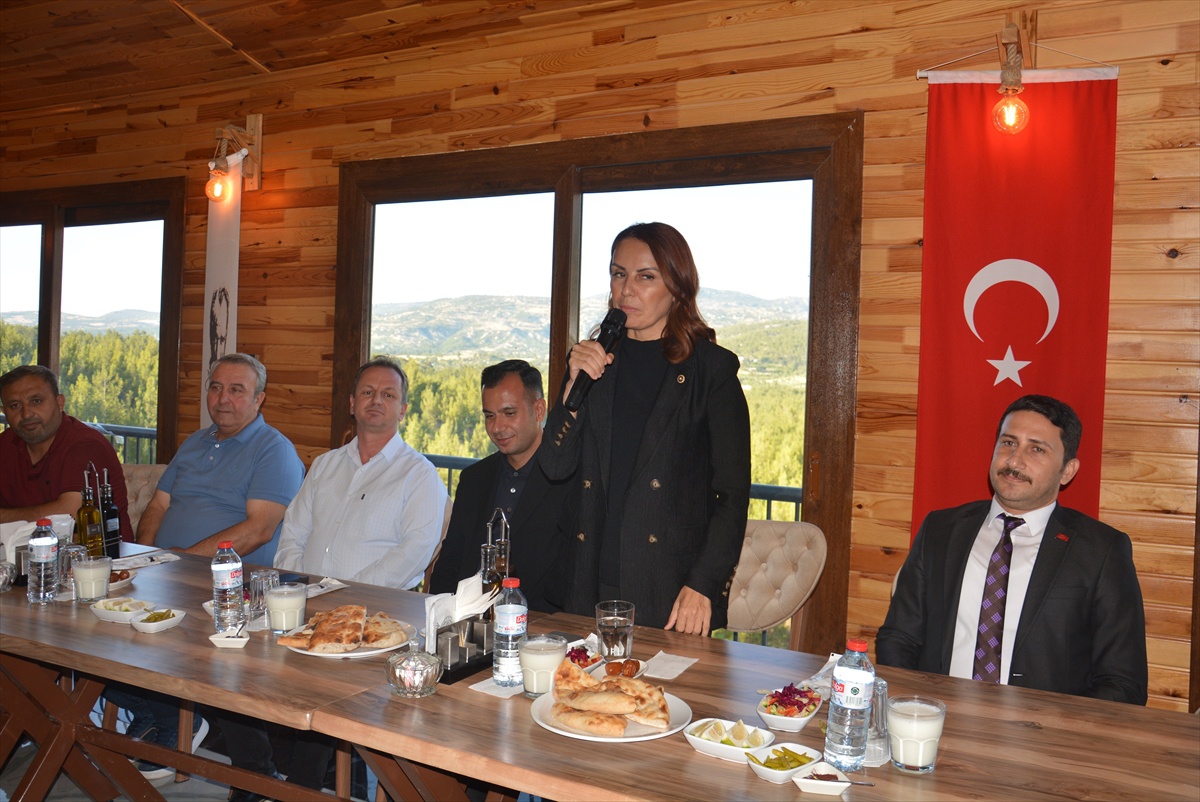Gülnar\'da Protokol Üyeleri İçin Yemek Programı