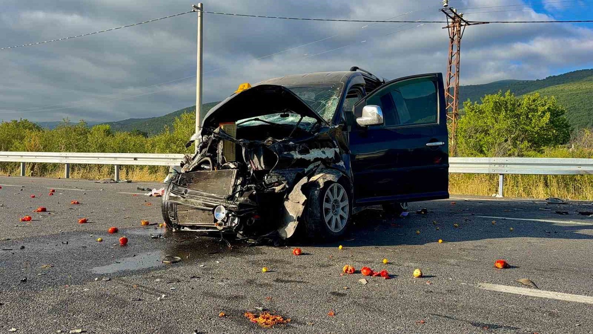 Afyonkarahisar\'da Trafik Kazası: 1 Ölü, 4 Yaralı