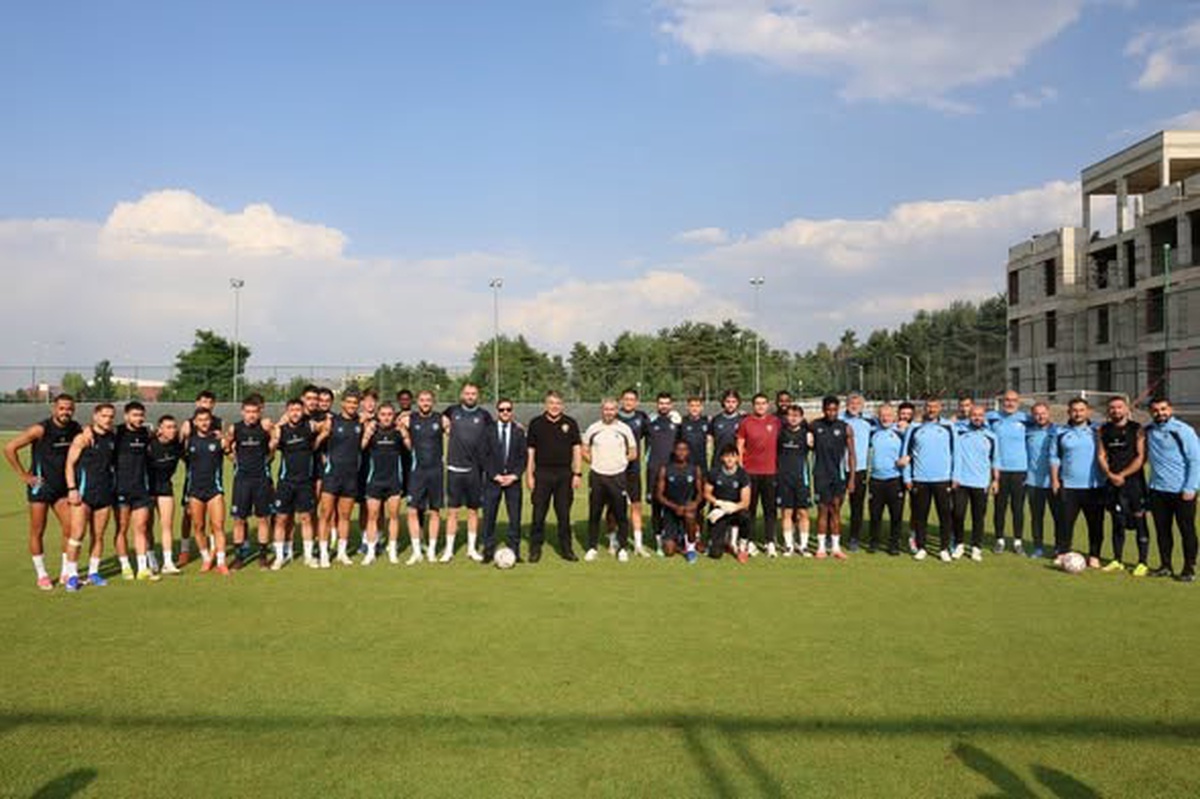 Emniyet Müdürü\'nden Erzurumspor\'a Destek Ziyareti