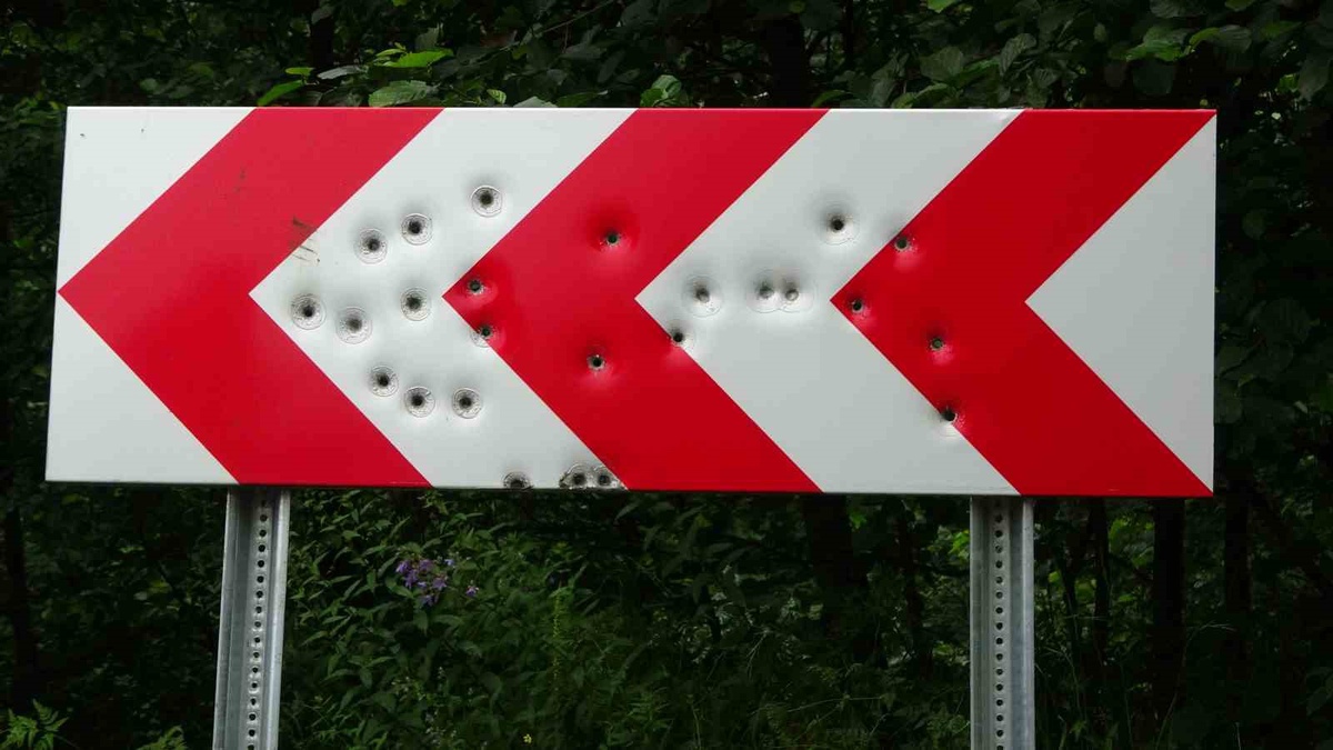 Karadeniz Tabelaları Maganda Kurşununa Hedef Oluyor