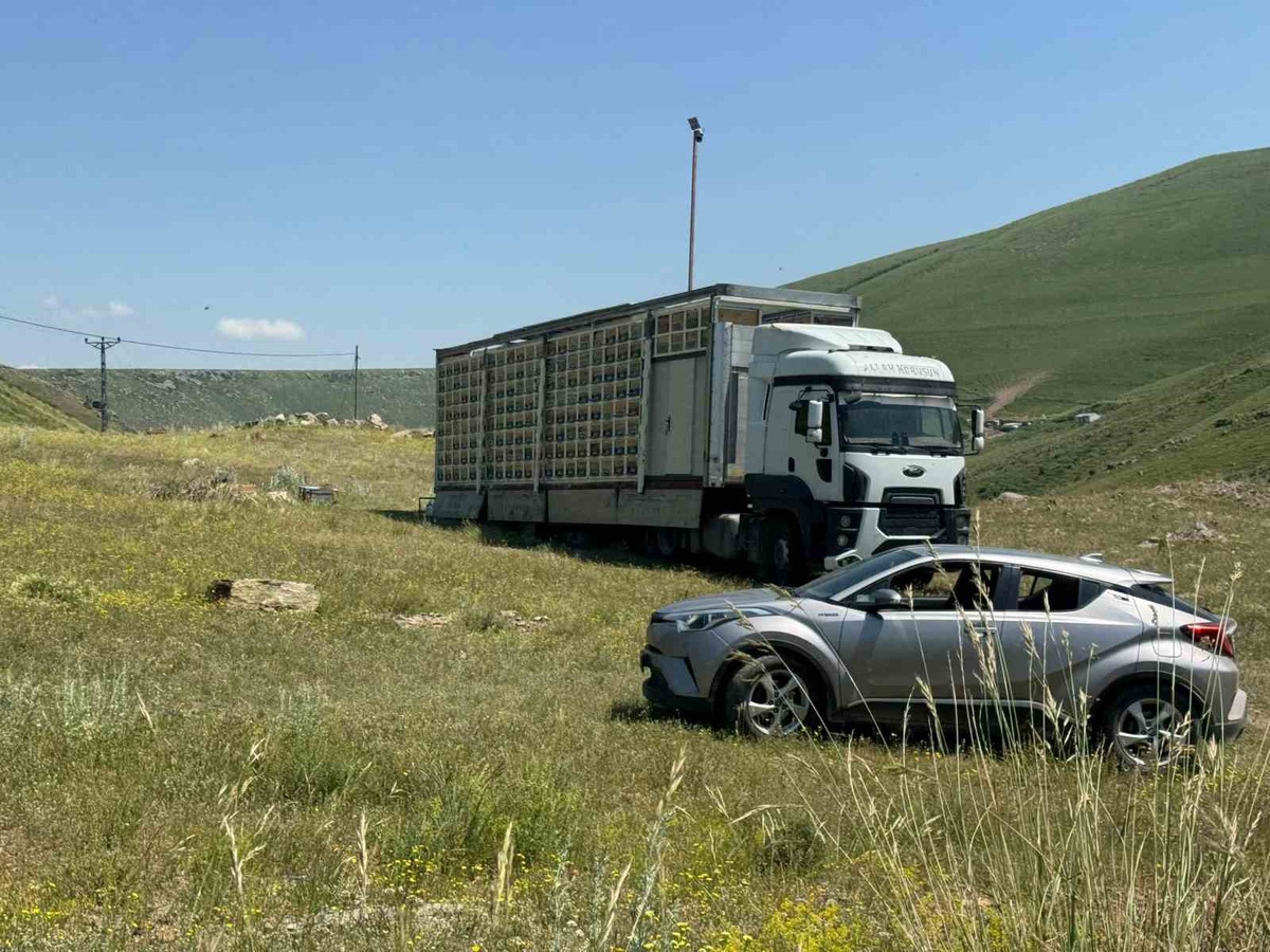 Kars\'ta Mobil Arı Üretim Üssü Kuruldu