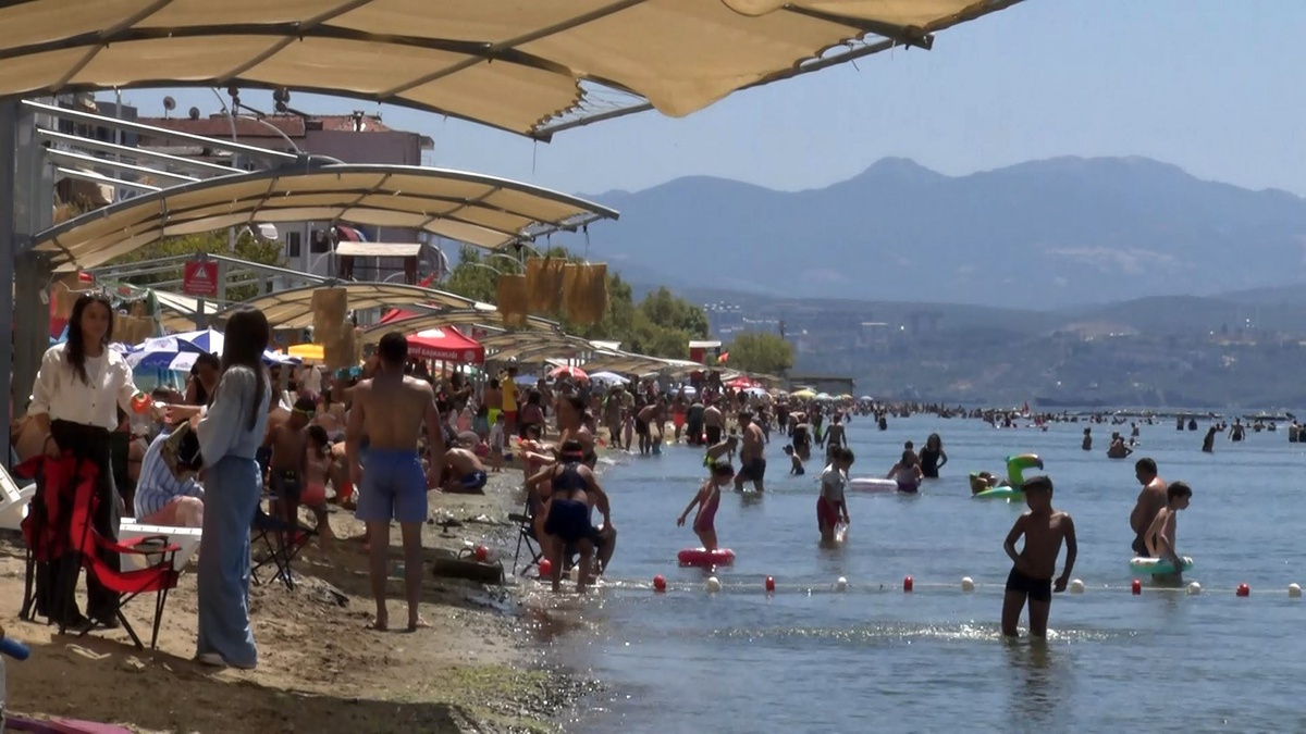 Bursa\'da Plajlar Dolup Taştı