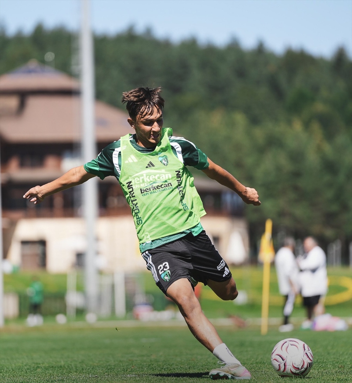 Kocaelispor Düzce\'de Hazırlıklarını Sürdürüyor