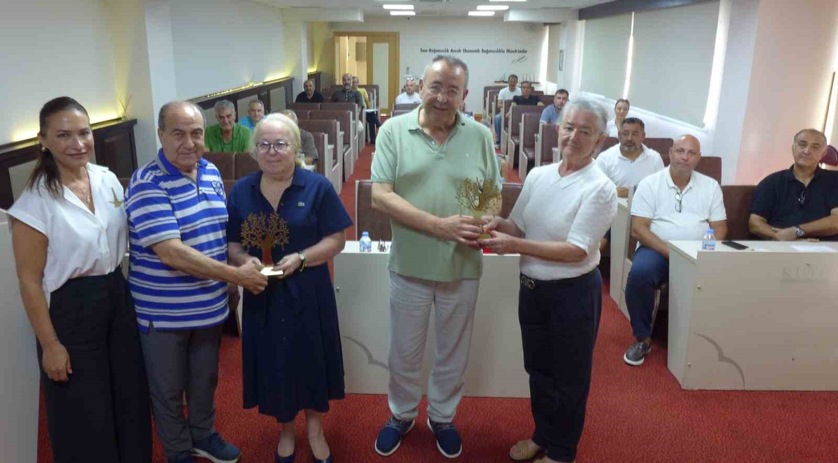 Başarılı Kadın Üreticilere Plaket