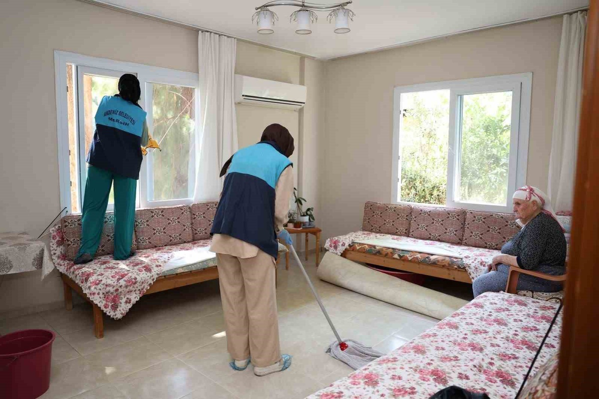 Mersin’de yaşlı ve yalnız vatandaşlara evde şefkat eli