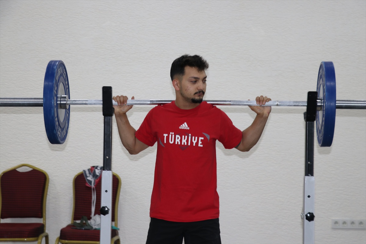 Erkek Halter Milli Takımı, Sakarya\'da Kamp Yapıyor