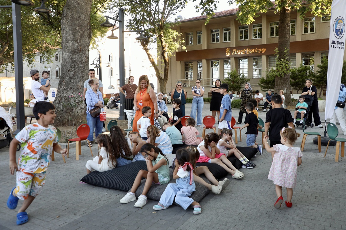 Mudanya\'da çocuklar yaz tatilini "sanat spor ve oyunla" geçiriyor