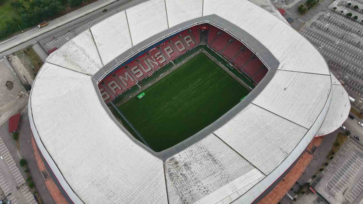 19 Mayıs Stadyumu Zemini Yenileniyor