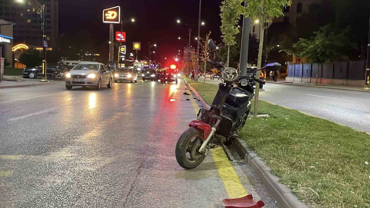 Sivas\'ta Trafik Kazası: 2 Ağır Yaralı