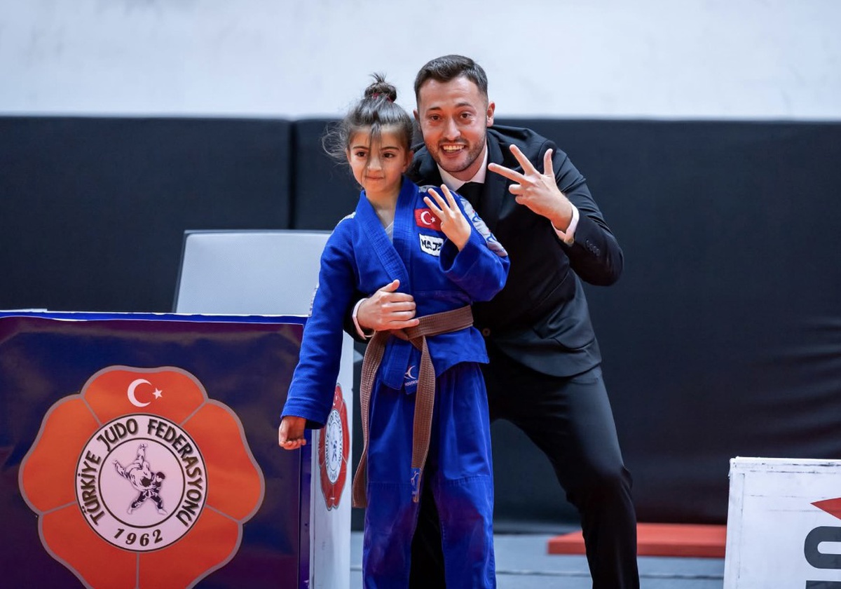 Zehra Sultan Karadağ, Judo\'da Türkiye Üçüncüsü