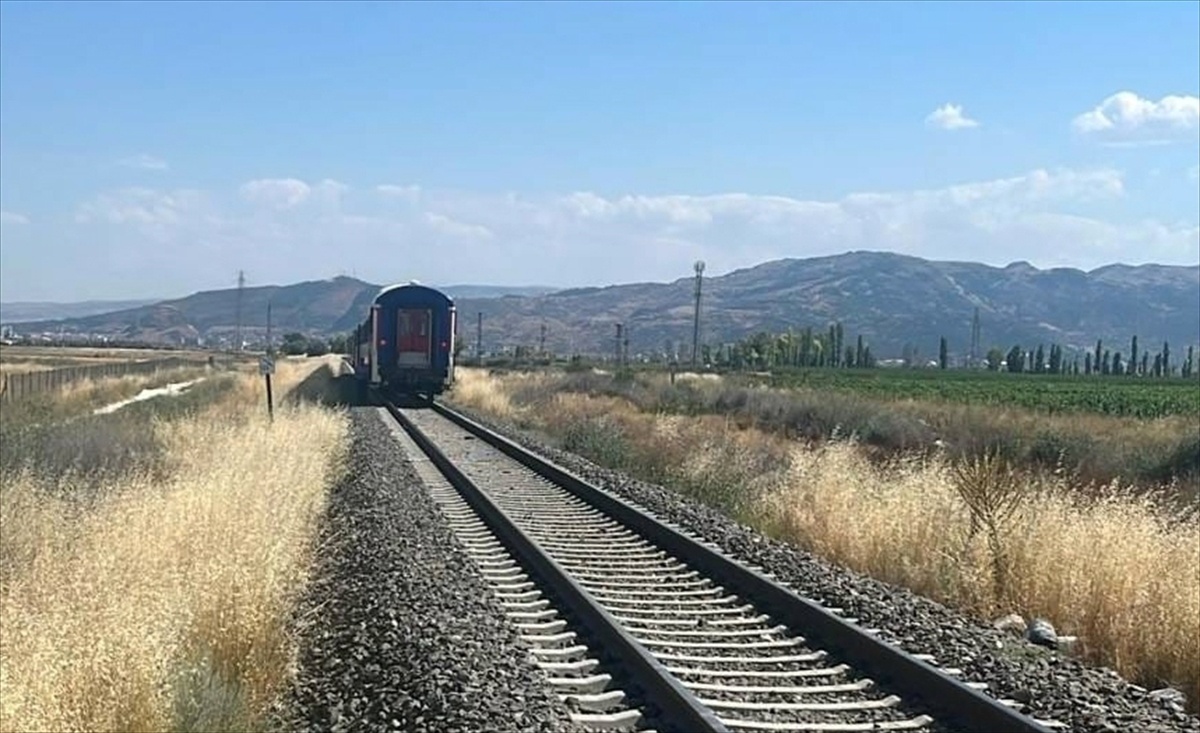 Afyonkarahisar\'da Tren Kazası: 1 Ölü, 2 Yaralı