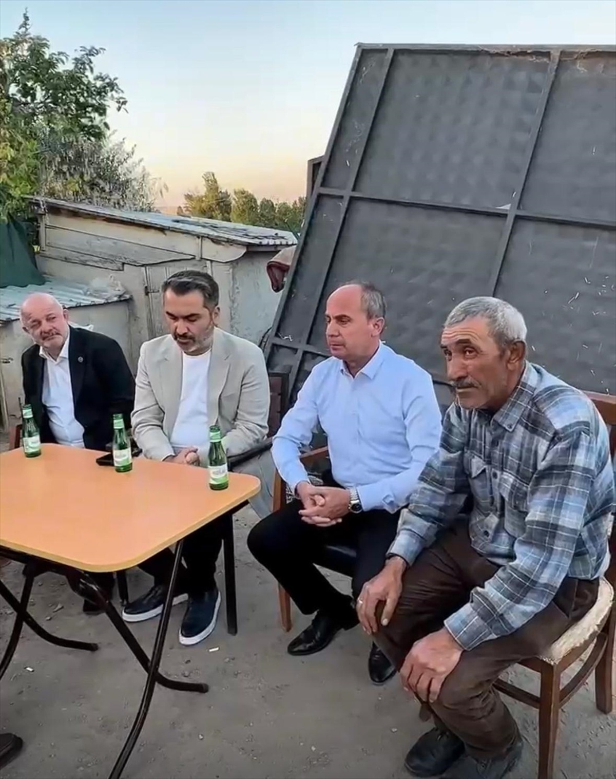 Kaplan, Yangın Mağduru Çiftin Yanında