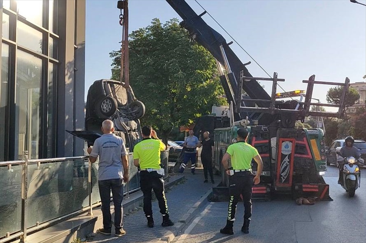 Bakırköy\'de Trafik Kazası: 2 Yaralı