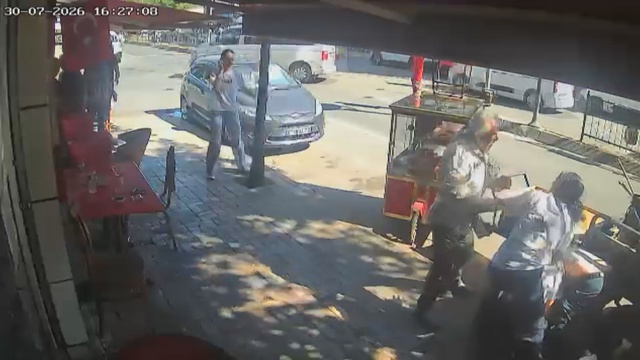 Laf atma kavgası ölümle bitti! Kocasıyla gelince ortalık karıştı