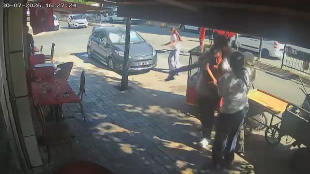 Laf atma kavgası ölümle bitti! Kocasıyla gelince ortalık karıştı