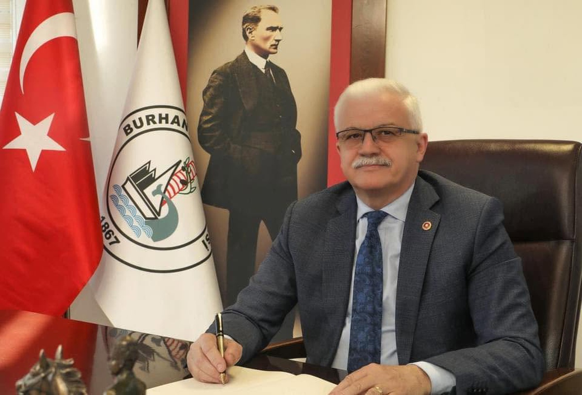 Burhaniye Belediye Başkanı Ali Kemal Deveciler, CHP\'den istifa etti, YENİ Parti\'ye geçme kararı aldı