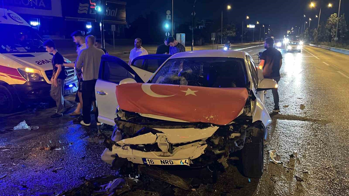 Bursa\'da Ters Yolda Kaza: 7 Yaralı