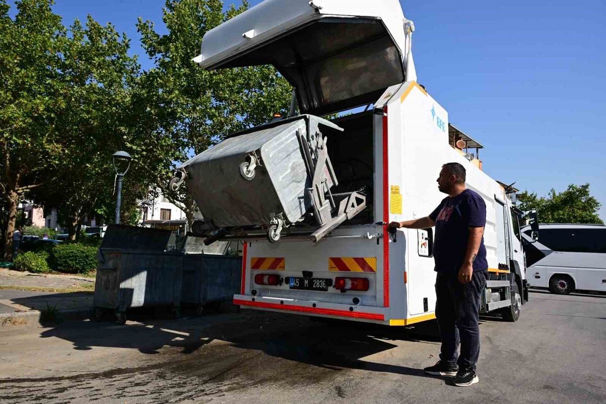 Büyükşehir’den çöp konteynerlerinde temizli seferberliği