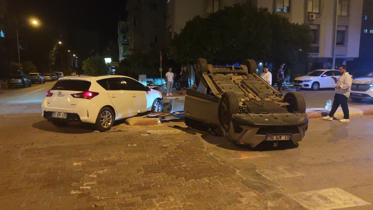 Antalya\'da Trafik Kazası: 2 Yaralı