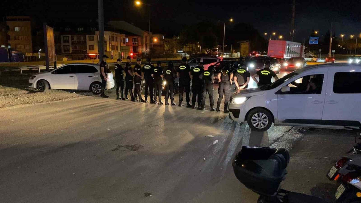 İnegöl\'de Düğünde Bıçaklı Kavga: 3 Yaralı
