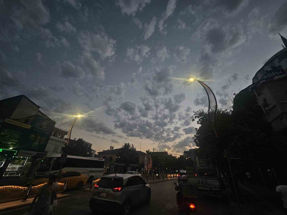 Elazığ\'da Bulutların Görsel Şöleni