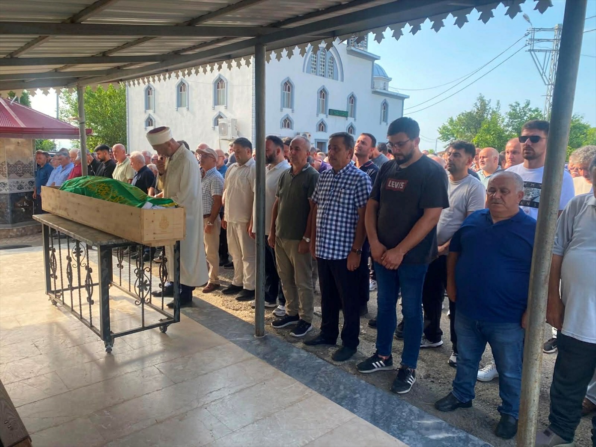 Pikap Devrildi: Yusuf Korkmaz Toprağa Verildi