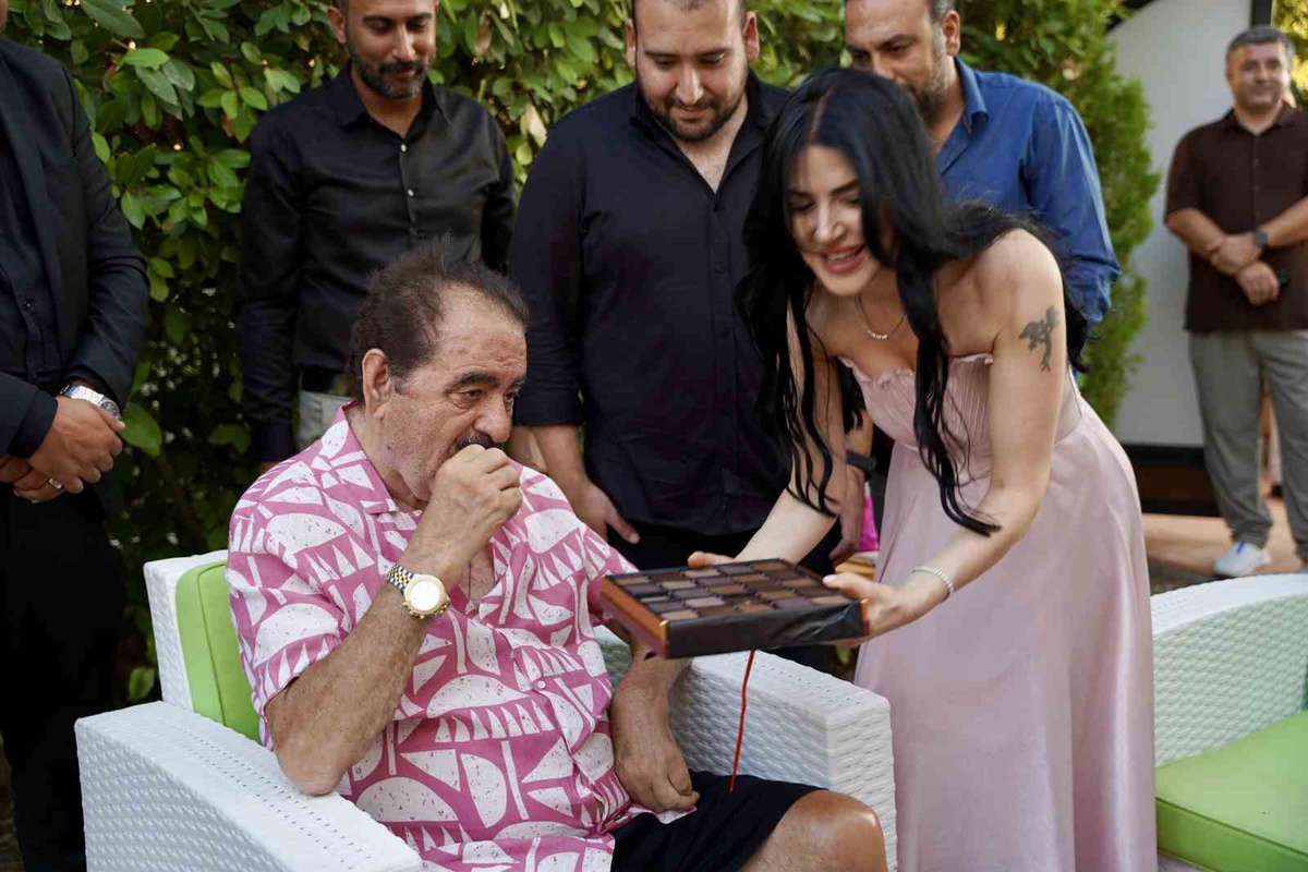 İbrahim Tatlıses manevi kızını evlendiriyor: İsteme töreninde düğün tarihi de belli oldu
