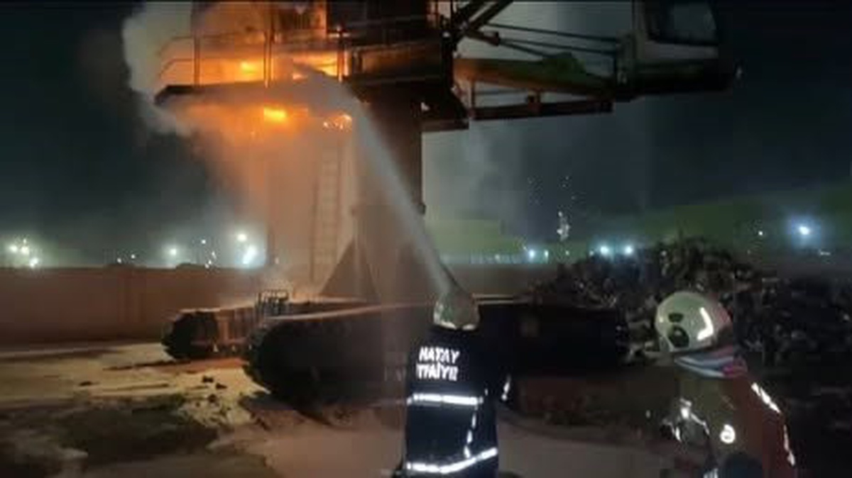 Hatay\'da Vinç Yangını Kontrol Altına Alındı