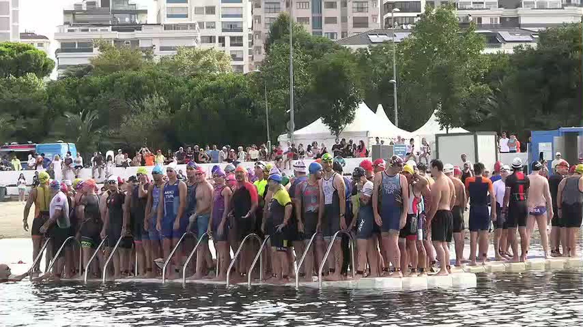 Kadıköy\'de sprint triatlon heyecanı yaşandı