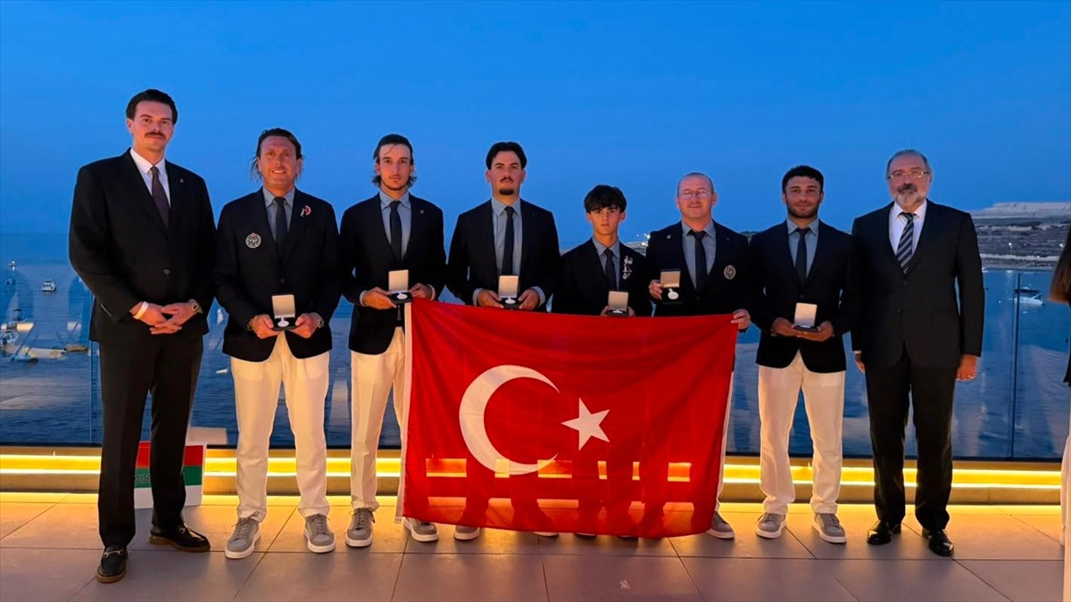 Golfte Başarı: Kadınlar Altın, Erkekler Gümüş