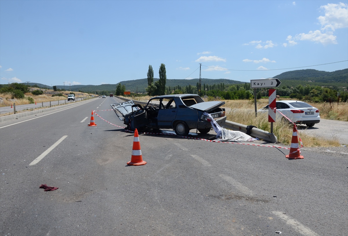 Tavşanlı\'da Trafik Kazası: 1 Ölü, 4 Yaralı
