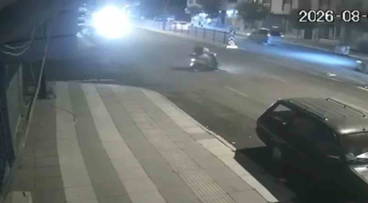 Elazığ\'da Kaza: Motosikletliyi Ölümden Kurtaran Anlar