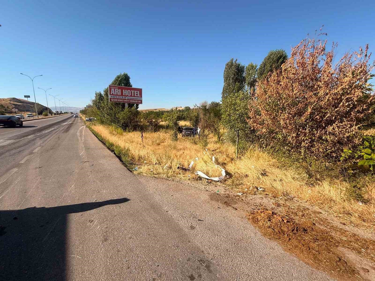 Afyonkarahisar\'da Trafik Kazası: 1 Ölü, 3 Yaralı