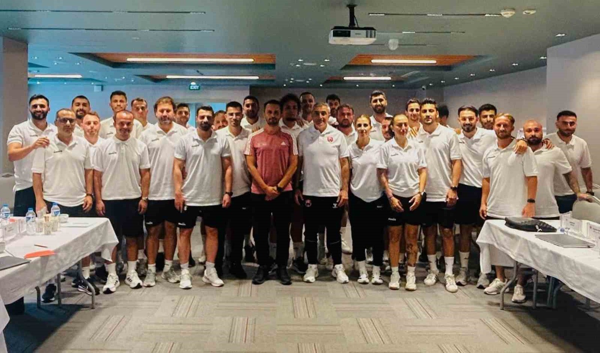 Sarıgül Antrenör Adaylarıyla Buluştu