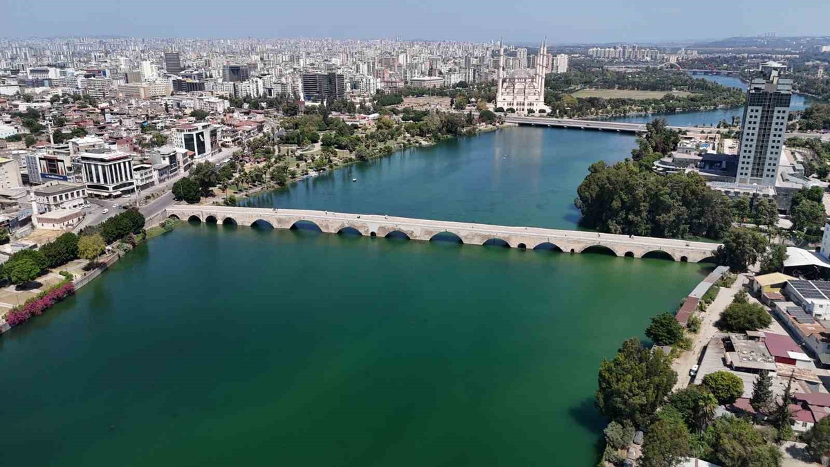 Adana Sıcaklarla Boğuşuyor