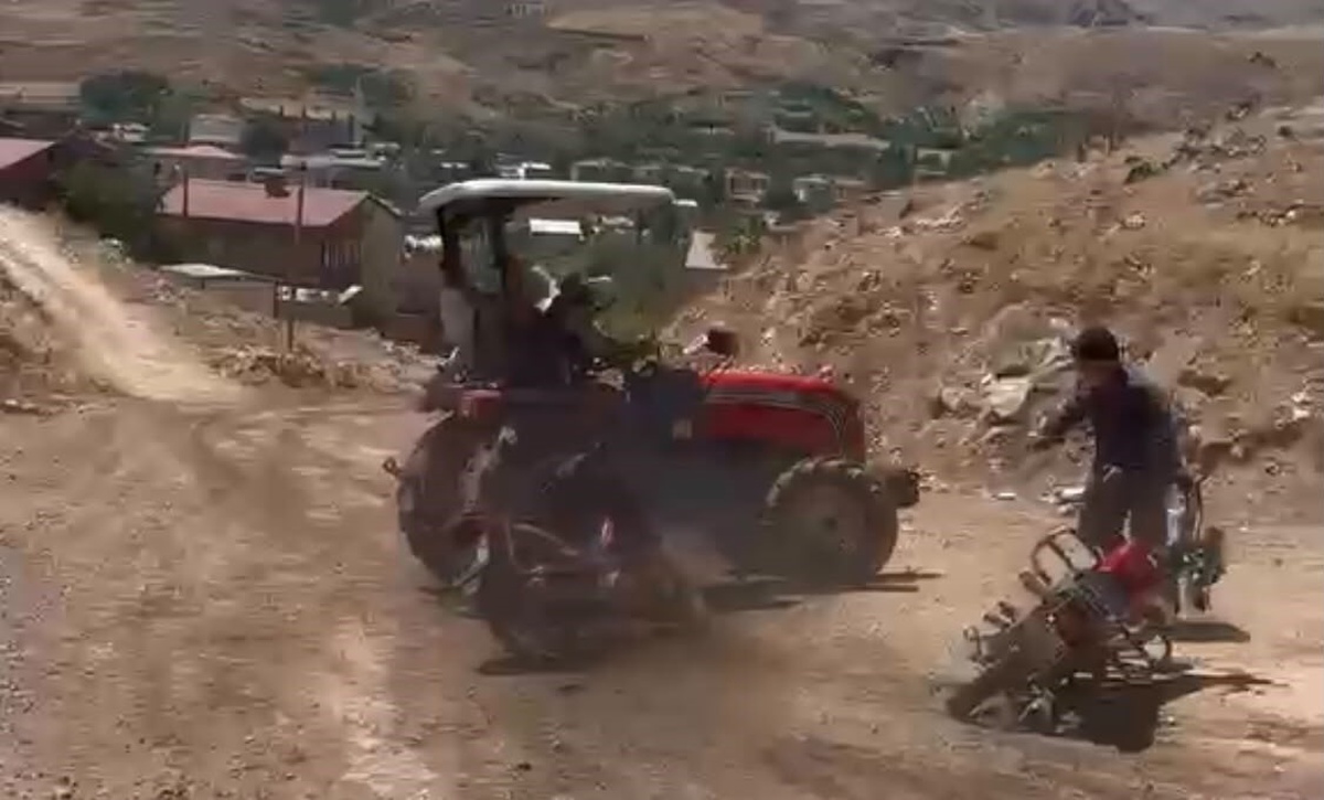 Malatya\'da Taşlı Traktör Kavgası