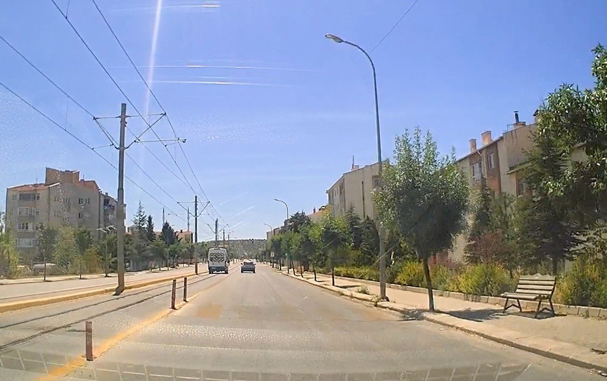 Eskişehir\'de Feci Kaza Sonrası Sürücü İhlalleri Devam Ediyor