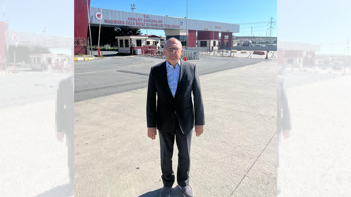 Utku Çakırözer, gazeteciler Yanardağ ve Çağatay’ı Silivri Cezaevi\'nde ziyaret etti