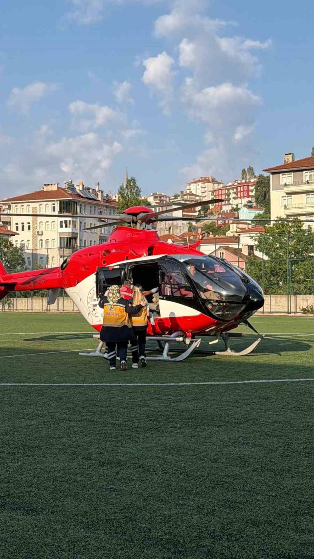 Kaynar Su ile Yanan Bebek Hastaneye Sevkedildi