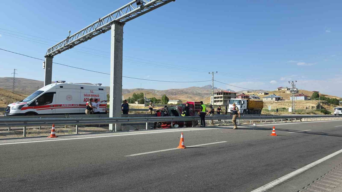 Van\'da Trafik Kazası: 4 Yaralı