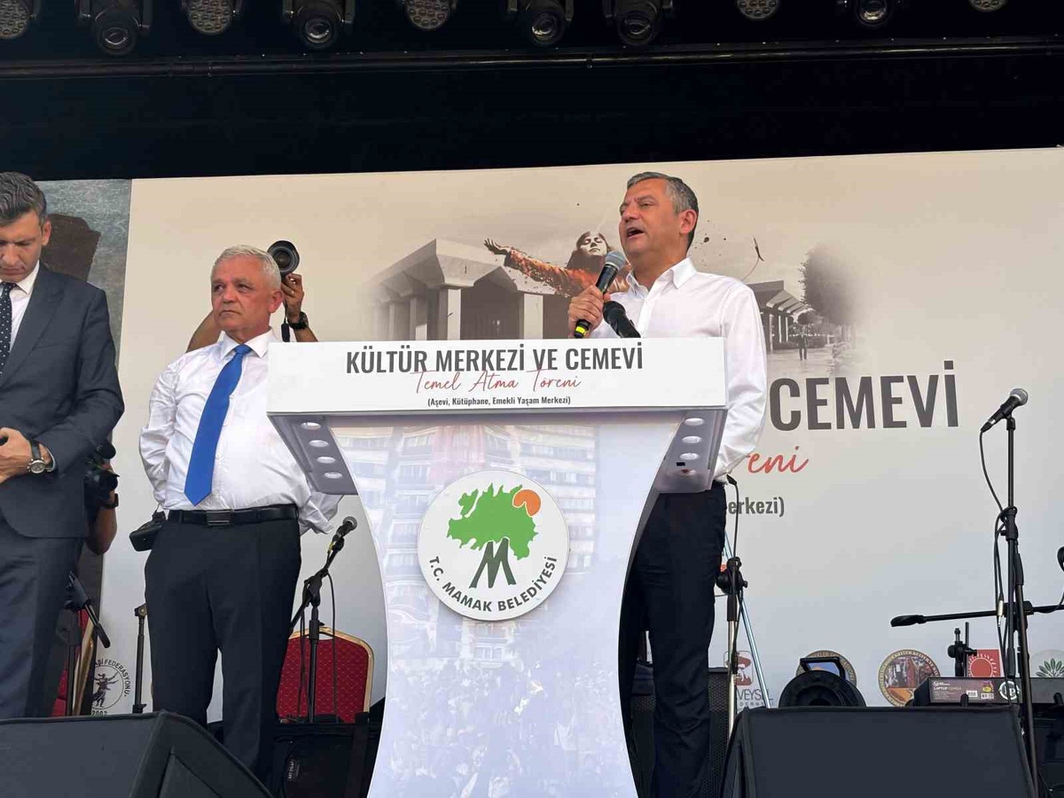 YENİ Parti Genel Başkanı Özel: "Birlikte yeni bir yola çıktık"
