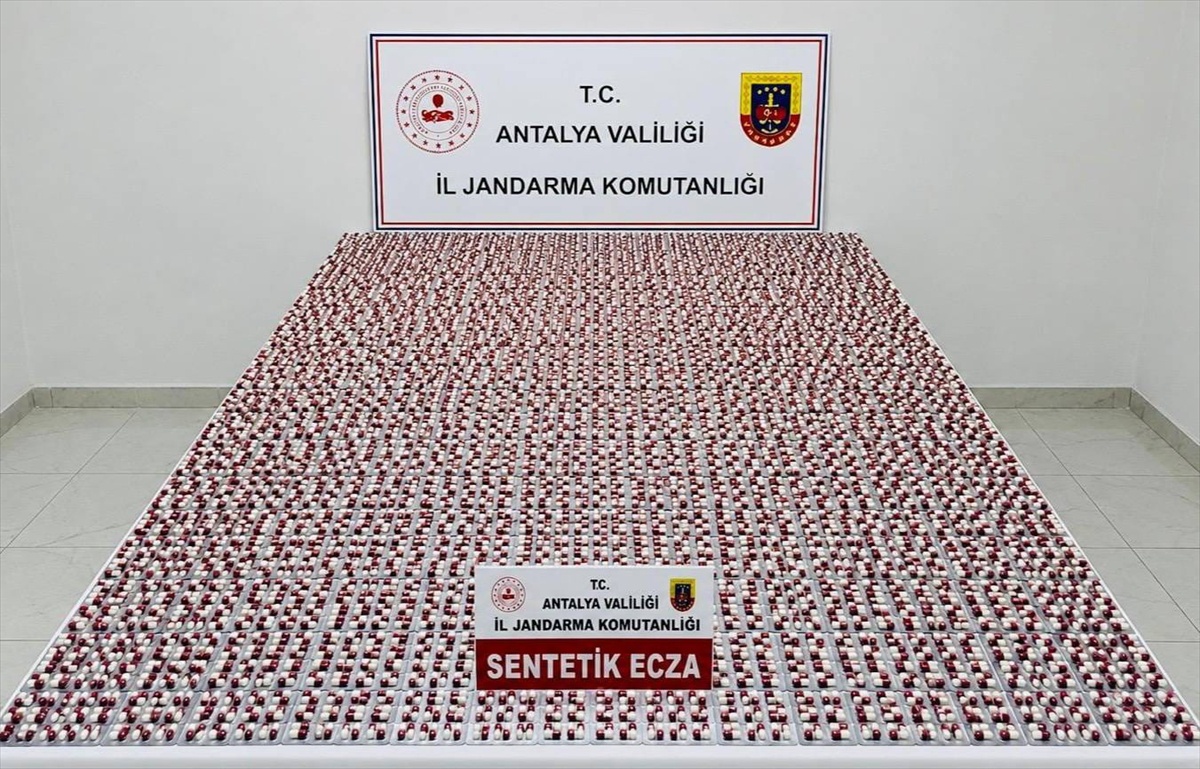 Antalya\'da Uyuşturucu Operasyonları: 16 Bin Hap Ele Geçirildi