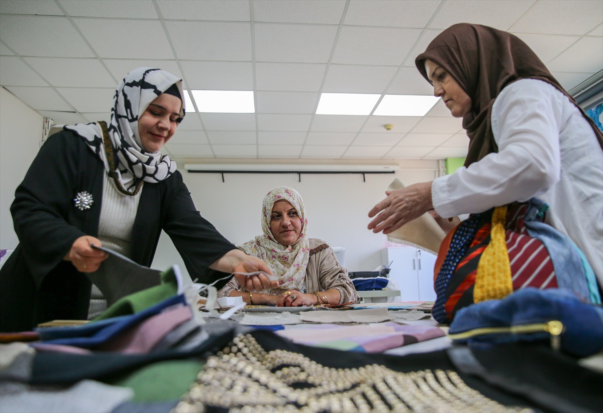 Diyarbakır\'da atık perde kumaşları yapay zekayla yeniden hayat buluyor