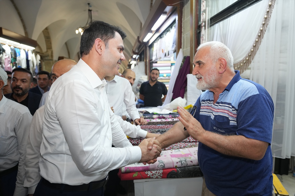 Kapalı Çarşı\'nın Sembolik Anahtarı Bakan Kurum\'a Verildi