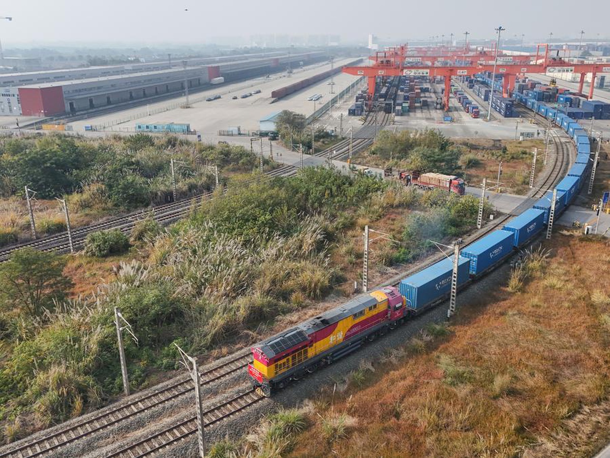 Chengdu\'da Tren Seferleri Yağış Nedeniyle Askıya Alındı
