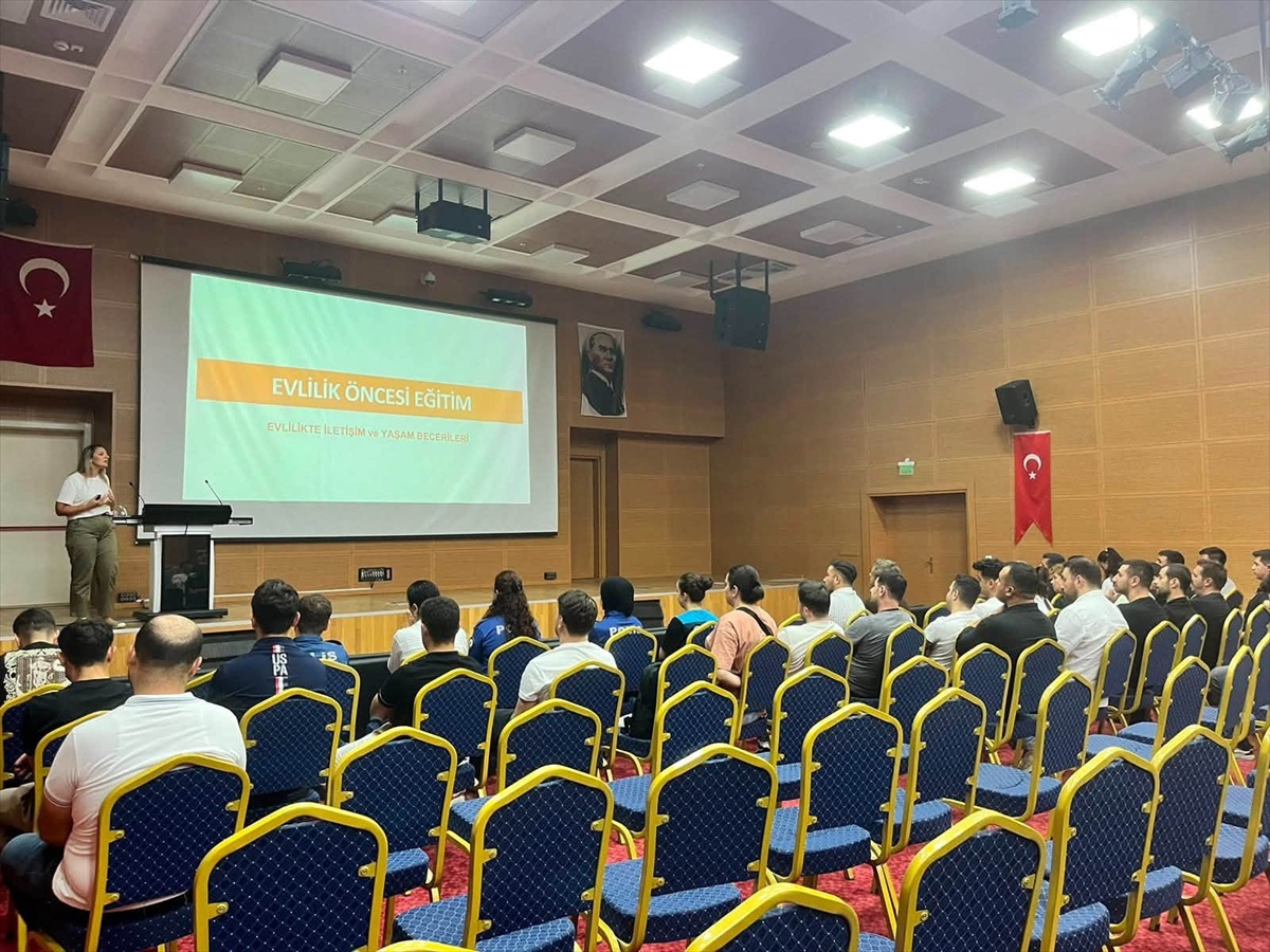 Edirne\'de Aile ve Şiddet Eğitimi
