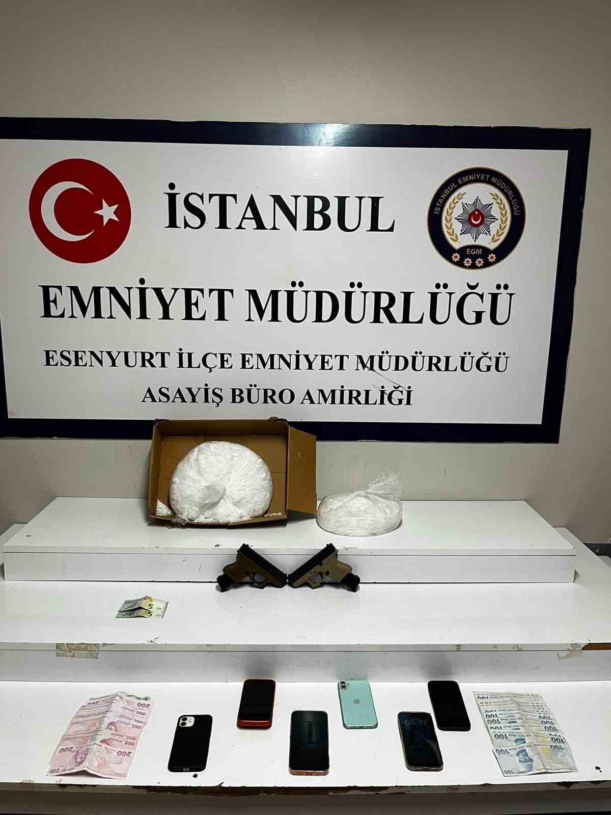 Esenyurt\'ta Uyuşturucu Operasyonu: 4 Gözaltı