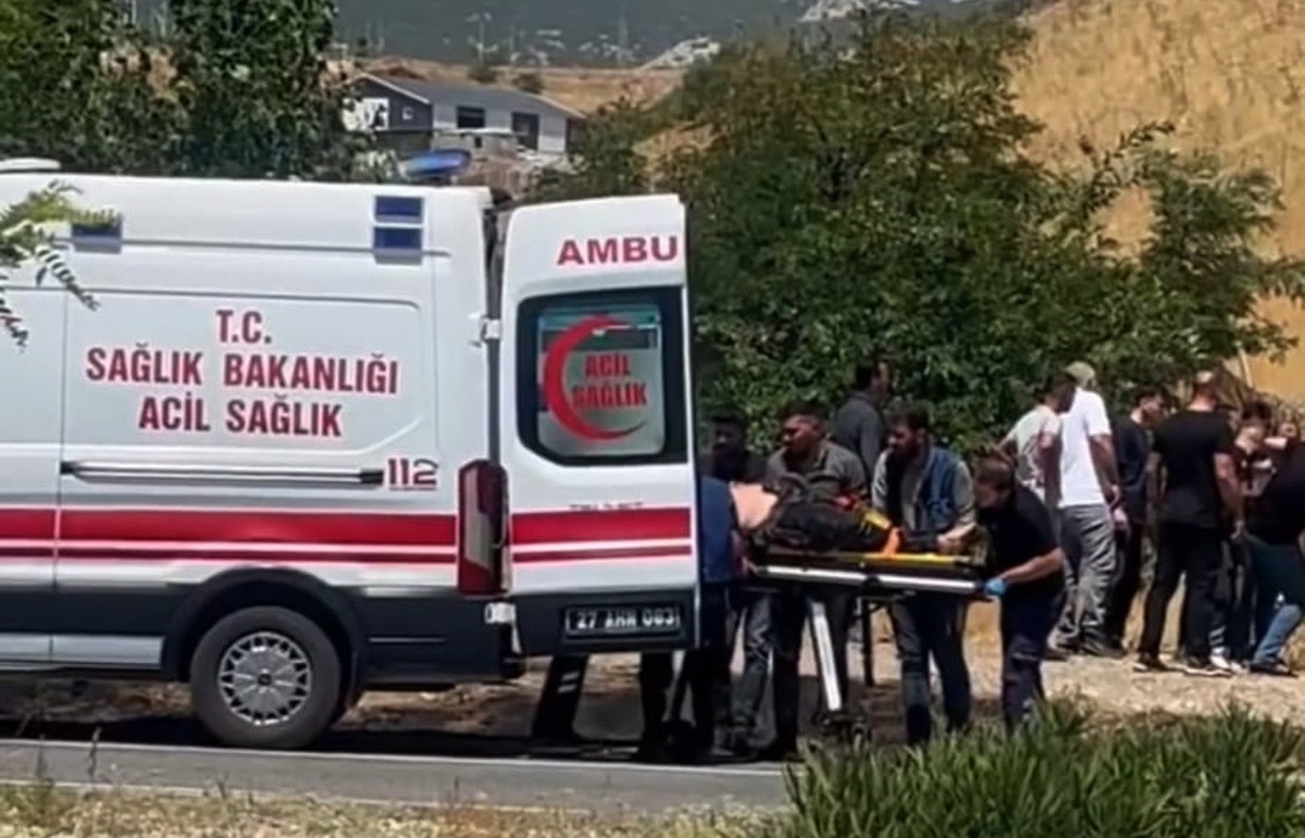 Gaziantep\'te Zincirleme Kaza: 2 Ölü, 3 Yaralı