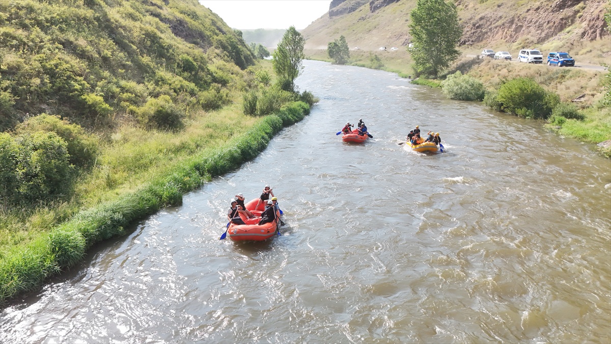 Akyaka Kanyonu Rafting Eğitimine Ev Sahipliği Yapıyor