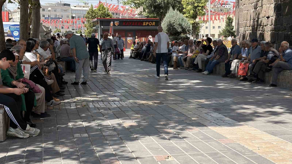 Kayseri\'de Hava Sıcaklığı 34 Dereceye Ulaştı